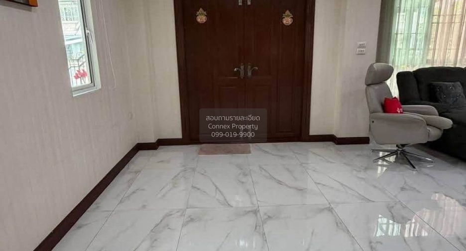 À vendre 5 chambres maison à Phasi Charoen, Bangkok