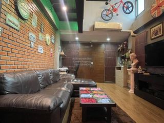 出租 2 卧室 联排别墅 在 Phra Khanong, 曼谷