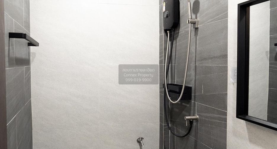 For rent 3 bedrooms townhouse in Huai Khwang, Bangkok