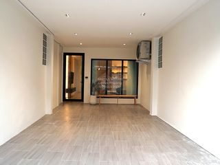 For rent 3 bedrooms townhouse in Huai Khwang, Bangkok