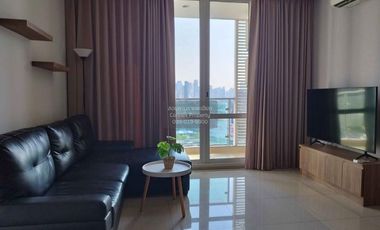 For rent 2 bedrooms condo in Huai Khwang, Bangkok
