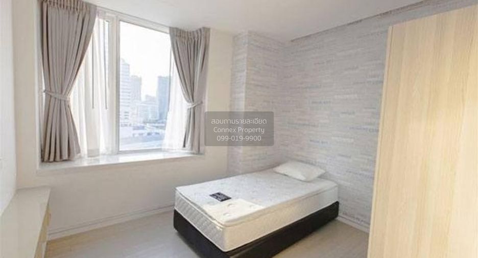 For rent 2 bedrooms condo in Huai Khwang, Bangkok