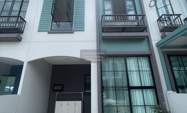 For rent 3 bedrooms townhouse in Lat Krabang, Bangkok
