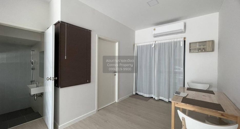 For rent 3 bedrooms townhouse in Lat Krabang, Bangkok
