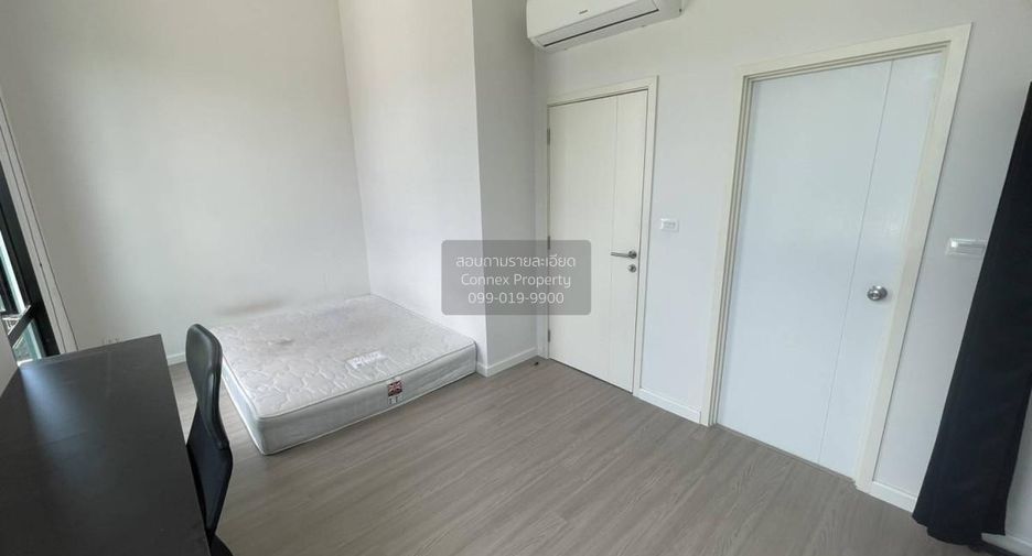 For rent 3 bedrooms townhouse in Lat Krabang, Bangkok