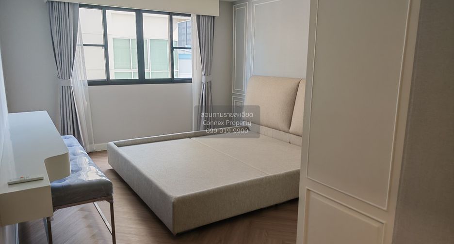 For rent 3 bedrooms condo in Watthana, Bangkok