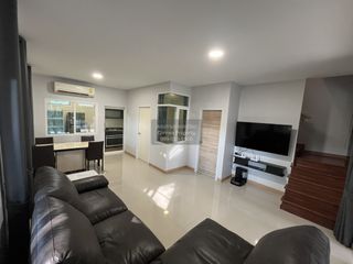 For rent 4 bedrooms townhouse in Bang Phli, Samut Prakan