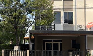 For rent 4 bedrooms townhouse in Bang Phli, Samut Prakan