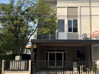 For rent 4 bedrooms townhouse in Bang Phli, Samut Prakan