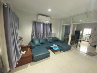 For rent 3 bedrooms townhouse in Saphan Sung, Bangkok
