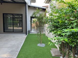 Casa en alquiler de 3 habitaciones en Thanyaburi, Pathum Thani