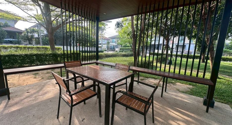 Casa en alquiler de 3 habitaciones en Thanyaburi, Pathum Thani