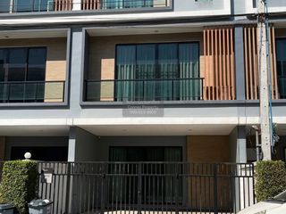 For rent 4 bedrooms townhouse in Bang Phli, Samut Prakan