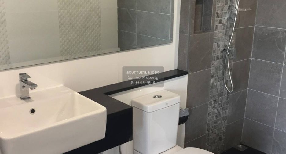 For rent 4 bedrooms townhouse in Bang Phli, Samut Prakan