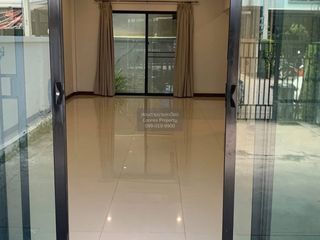 For rent 4 bedrooms townhouse in Bang Phli, Samut Prakan
