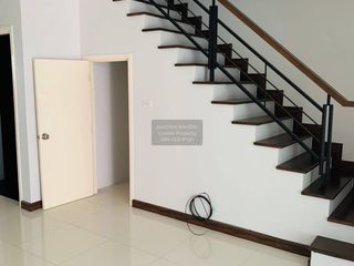 For rent 4 bedrooms townhouse in Bang Phli, Samut Prakan