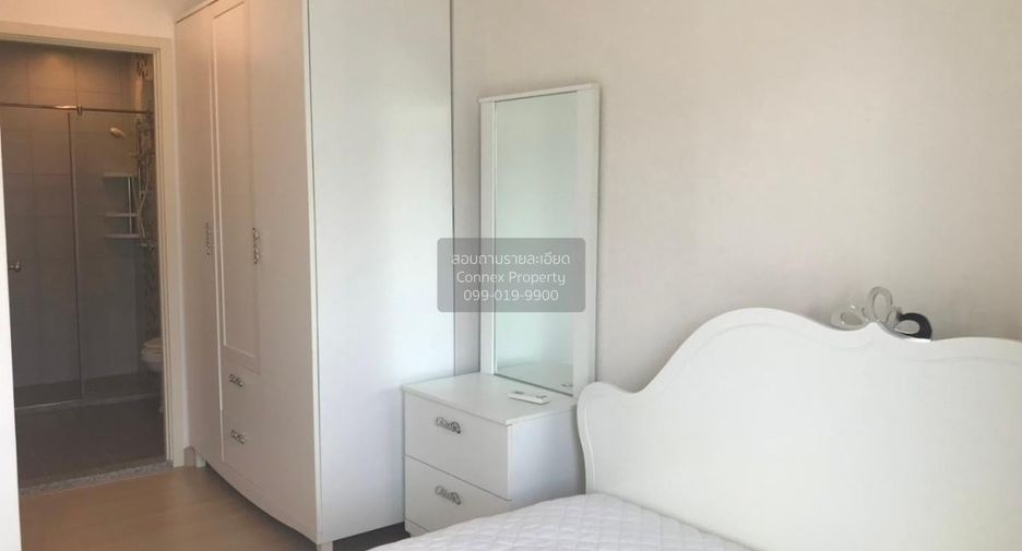 For rent 2 bedrooms condo in Thon Buri, Bangkok