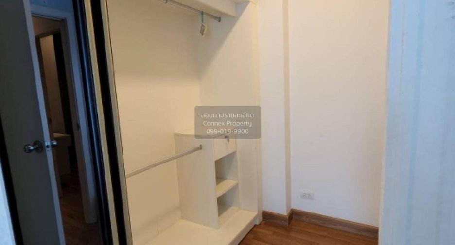 For rent 2 bedrooms condo in Huai Khwang, Bangkok
