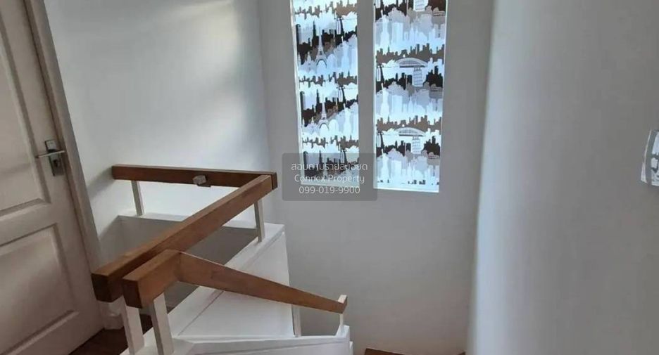 Casa en alquiler de 3 habitaciones en Lat Krabang, Bangkok