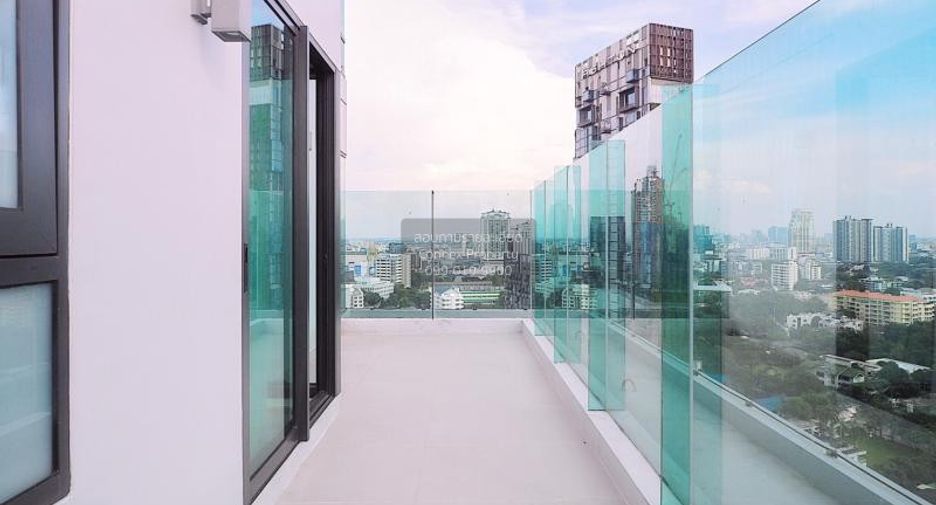 Condo en alquiler de 2 habitaciones en Khlong Toei, Bangkok