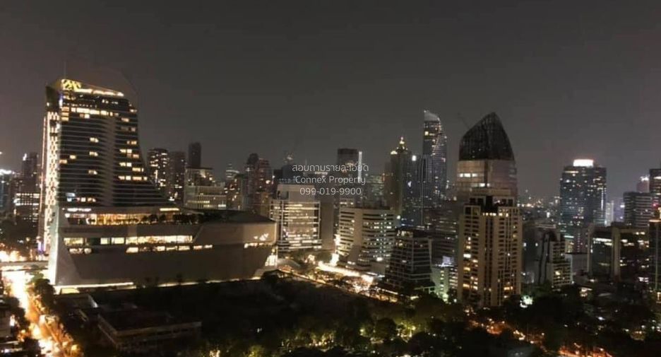 For rent 2 bedrooms condo in Pathum Wan, Bangkok