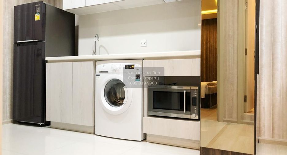 For rent 2 bedrooms condo in Pathum Wan, Bangkok