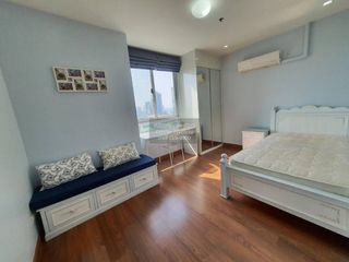 À louer 2 chambres condo à Thon Buri, Bangkok
