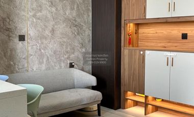 For rent 2 bedrooms condo in Pathum Wan, Bangkok