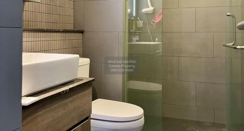 For rent 2 bedrooms condo in Pathum Wan, Bangkok