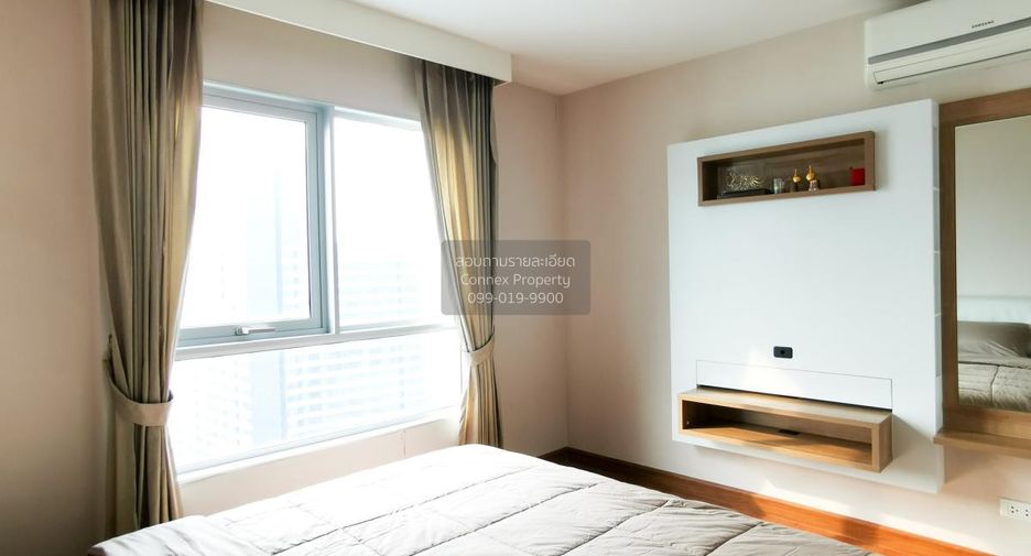 For rent 3 bedrooms condo in Huai Khwang, Bangkok