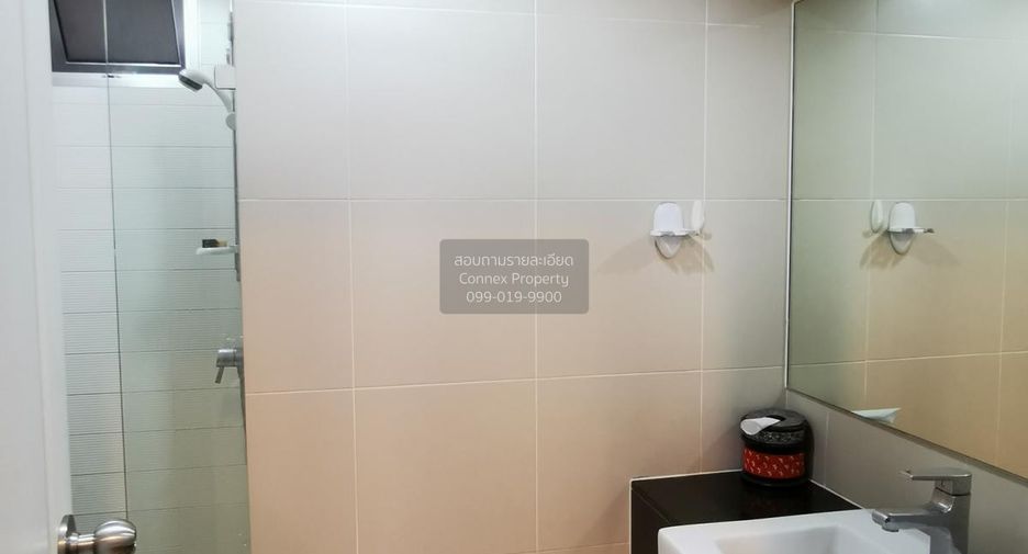 For rent 3 bedrooms condo in Huai Khwang, Bangkok