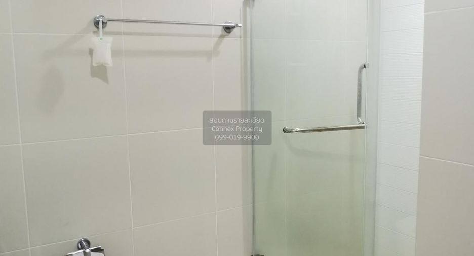For rent 3 bedrooms condo in Huai Khwang, Bangkok