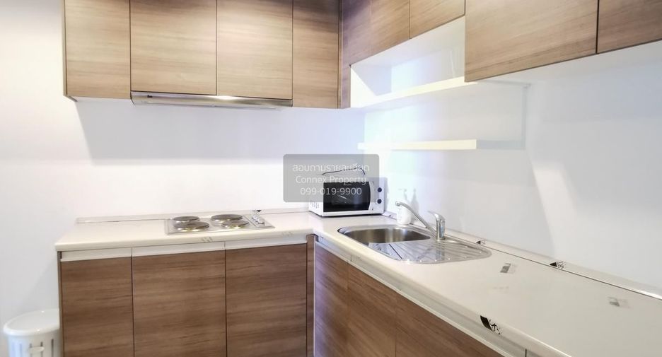 For rent 3 bedrooms condo in Huai Khwang, Bangkok