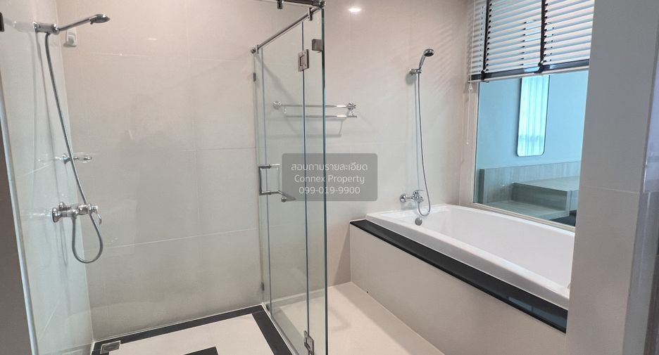 For rent 2 bedrooms condo in Pathum Wan, Bangkok