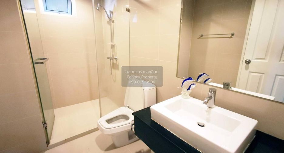 For rent 2 bedrooms condo in Huai Khwang, Bangkok