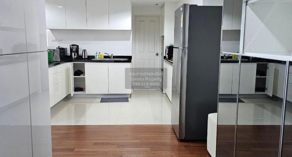 For rent 2 bedrooms condo in Huai Khwang, Bangkok
