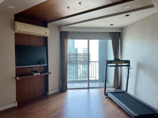 For rent 6 bedrooms condo in Huai Khwang, Bangkok