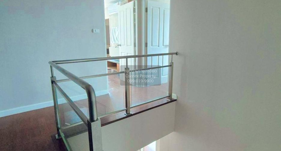 For rent 3 ベッドルーム condo in Huai Khwang, Bangkok