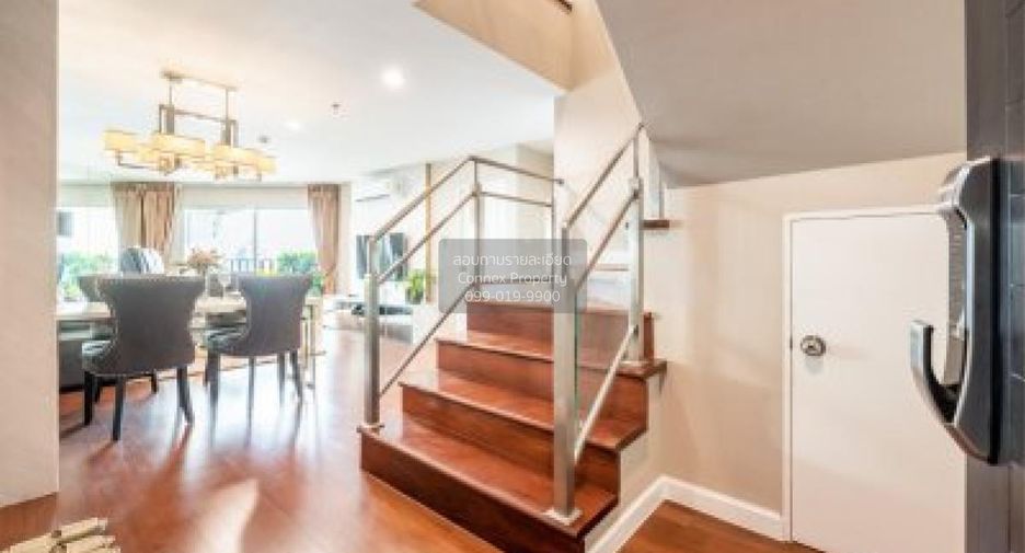 For rent 3 bedrooms condo in Huai Khwang, Bangkok