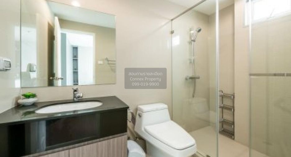 For rent 3 bedrooms condo in Huai Khwang, Bangkok
