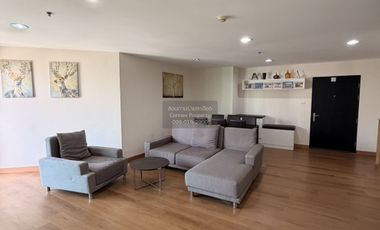For rent 3 bedrooms condo in Huai Khwang, Bangkok