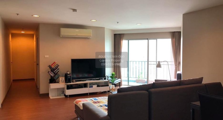 For rent 3 bedrooms condo in Huai Khwang, Bangkok