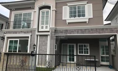 Casa en alquiler de 3 habitaciones en Chom Thong, Bangkok