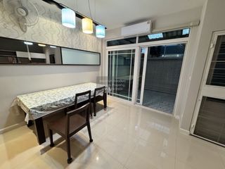 出租 3 卧室 联排别墅 在 Lat Phrao, 曼谷