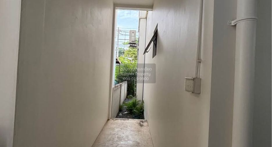 Casa en alquiler de 4 habitaciones en Prawet, Bangkok