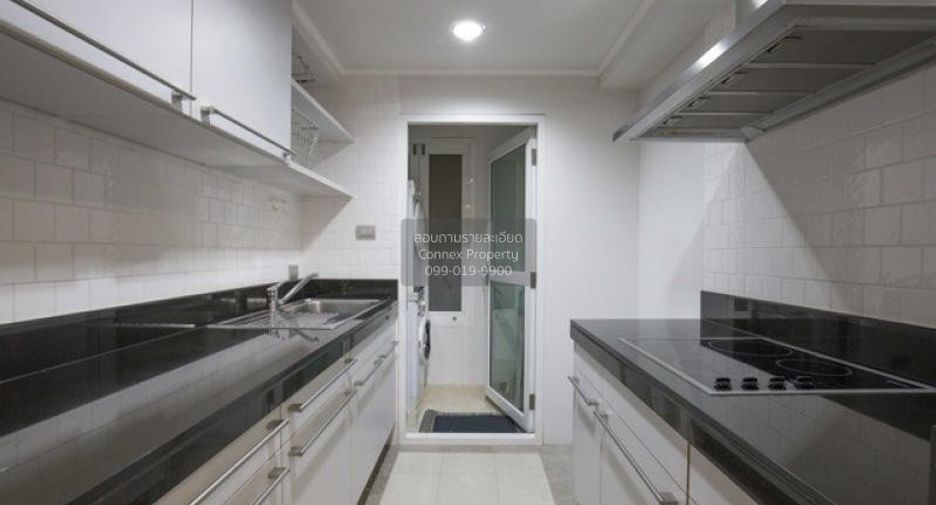 For rent 2 bedrooms condo in Pathum Wan, Bangkok