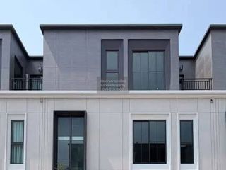 For rent 4 bedrooms townhouse in Bang Khun Thian, Bangkok