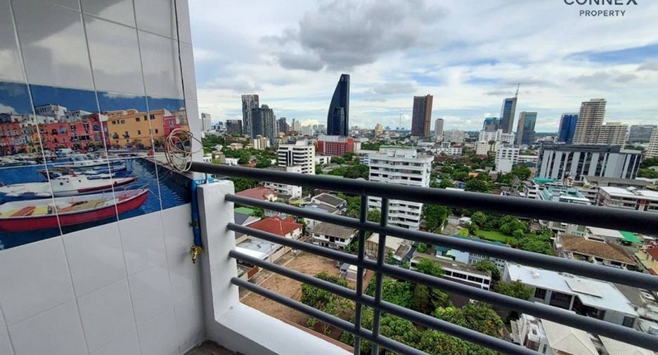 For rent 2 bedrooms condo in Khlong Toei, Bangkok