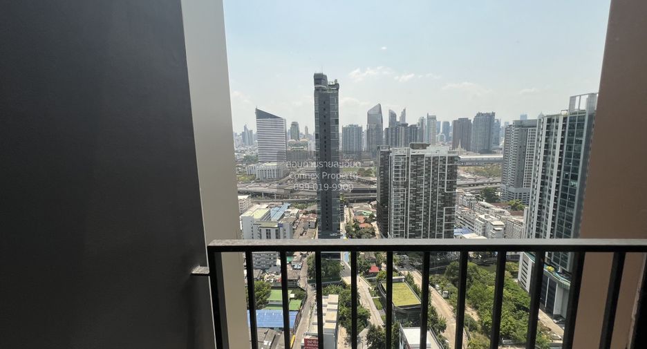 À louer 2 chambres condo à Huai Khwang, Bangkok