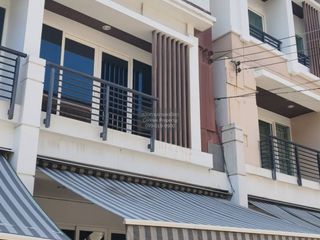 For rent 3 ベッドルーム townhouse in Wang Thonglang, Bangkok